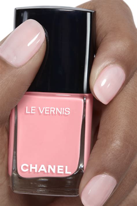 chanel skieuse